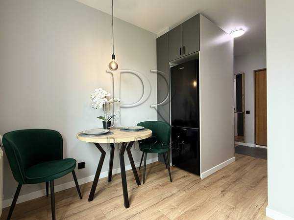 Продаж 1-кімнатної квартири 32 м², Чорнобильська вул., 18