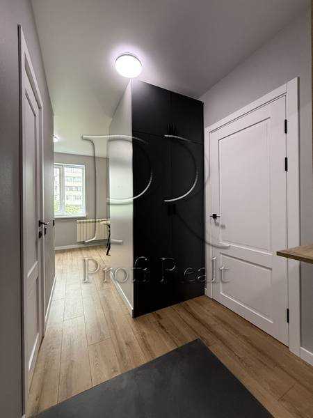 Продаж 1-кімнатної квартири 32 м², Чорнобильська вул., 18