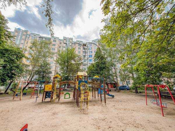 Продаж 1-кімнатної квартири 32 м², Чорнобильська вул., 18