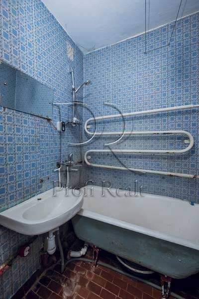 Продаж 3-кімнатної квартири 68 м², Хорольська вул., 10