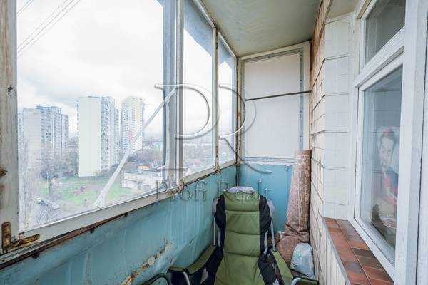 Продаж 3-кімнатної квартири 68 м², Хорольська вул., 10