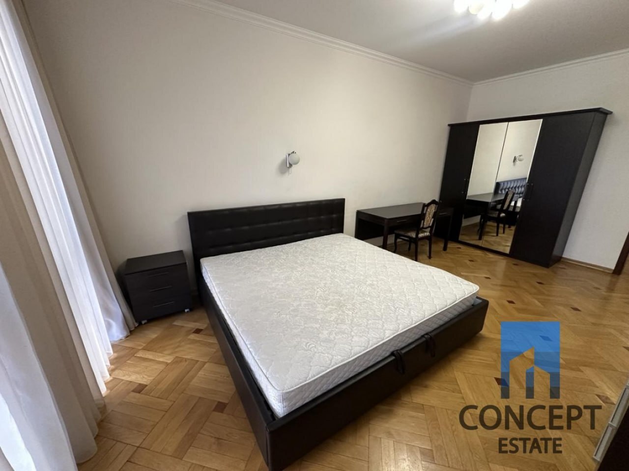 Аренда 4-комнатной квартиры 129 м², Василия Жуковского ул.