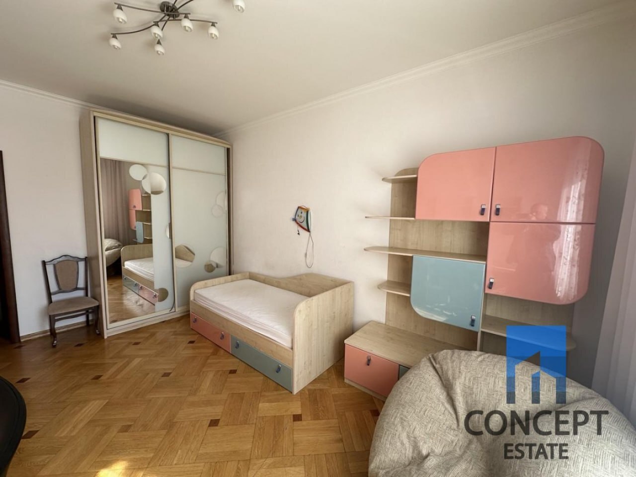 Аренда 4-комнатной квартиры 129 м², Василия Жуковского ул.
