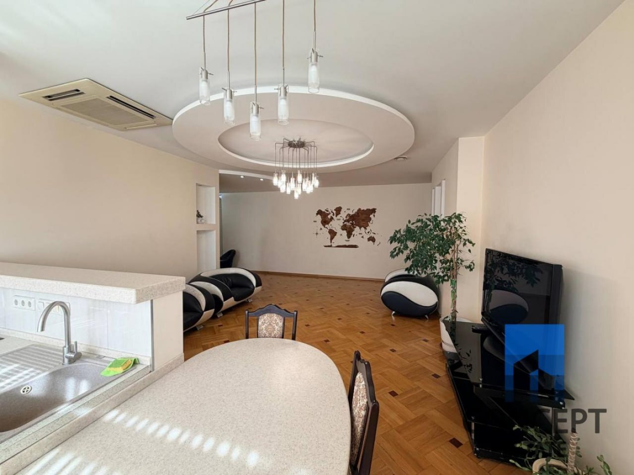 Аренда 4-комнатной квартиры 129 м², Василия Жуковского ул.