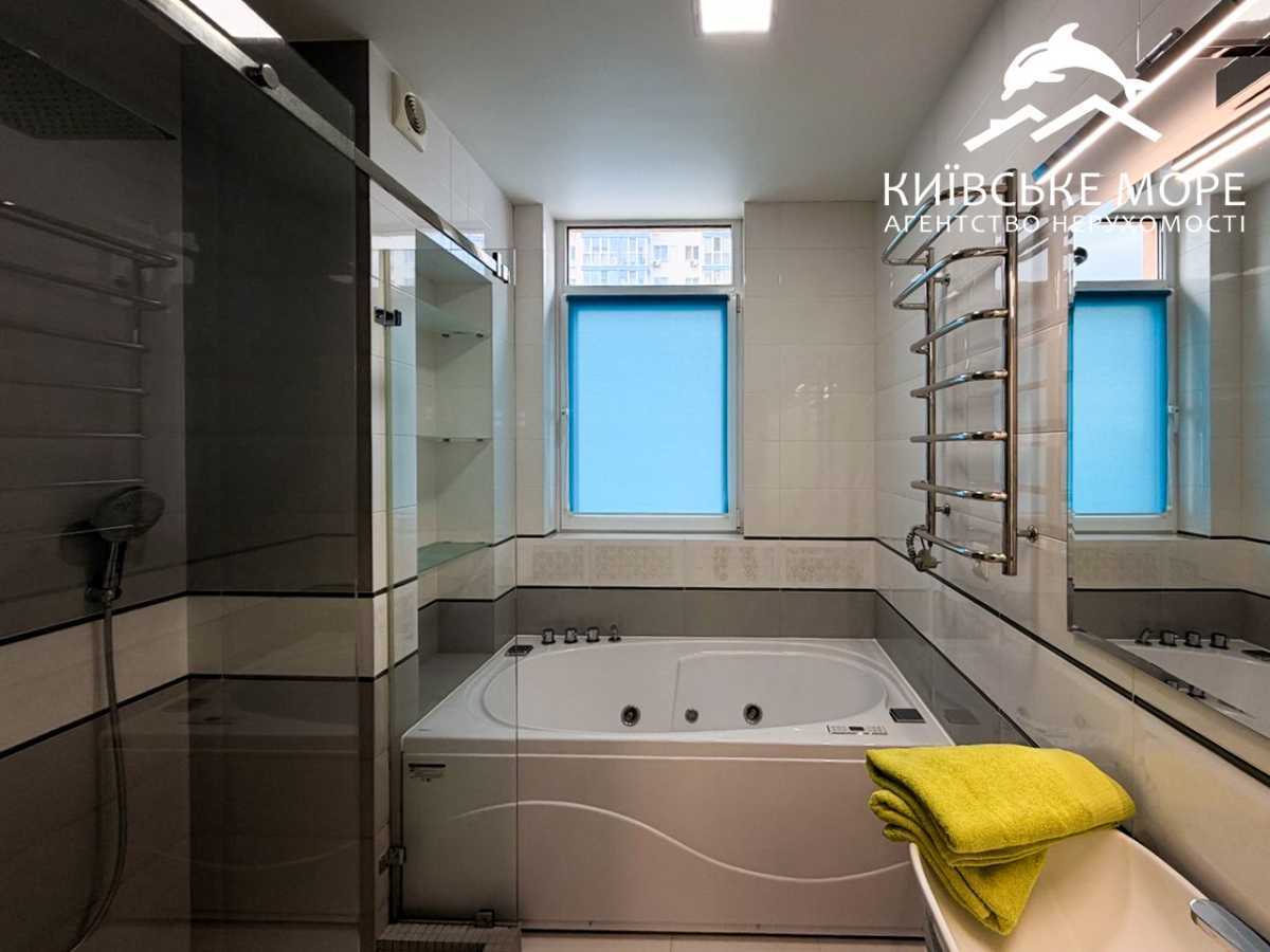 Продажа 3-комнатной квартиры 92 м², Воскресенская ул., 16Б