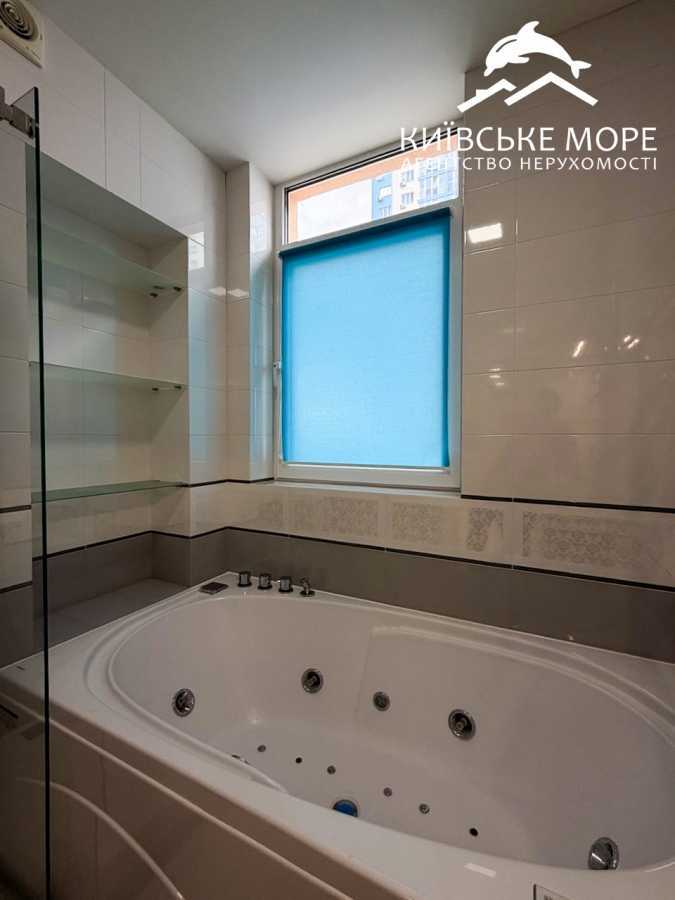 Продажа 3-комнатной квартиры 92 м², Воскресенская ул., 16Б