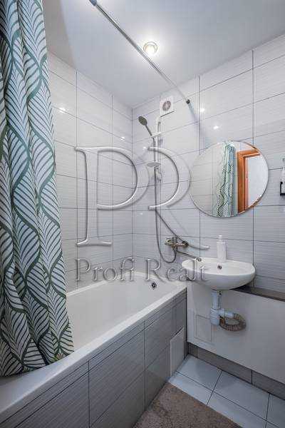 Продажа 3-комнатной квартиры 56 м², Білецького Академіка вулиця, 9Б