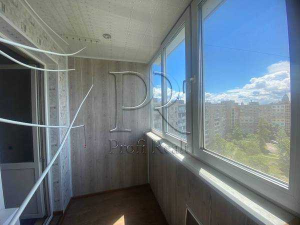 Продаж 2-кімнатної квартири 48 м², Прирічна вул., 5