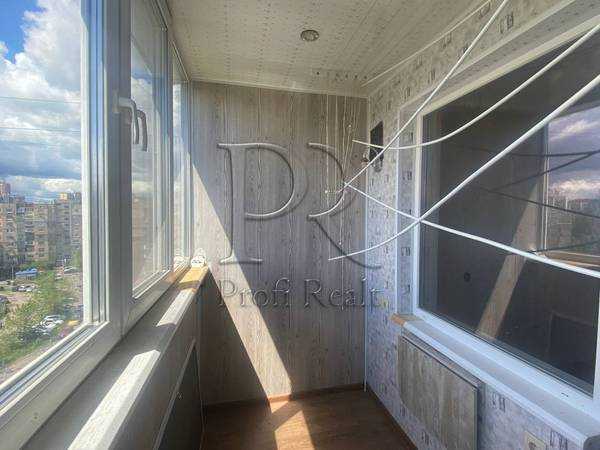 Продаж 2-кімнатної квартири 48 м², Прирічна вул., 5