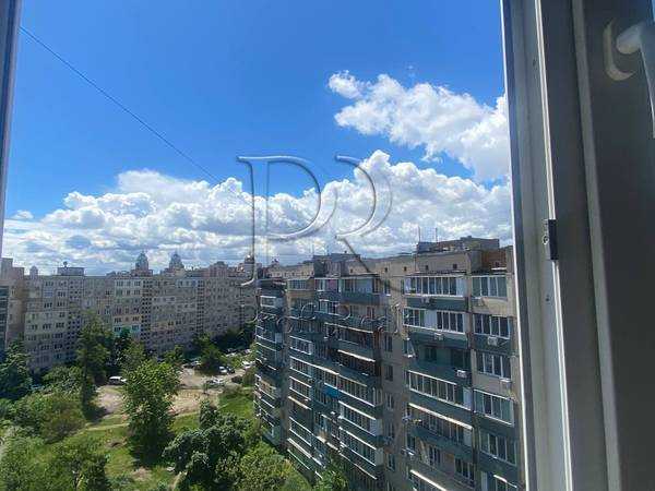 Продаж 2-кімнатної квартири 48 м², Прирічна вул., 5