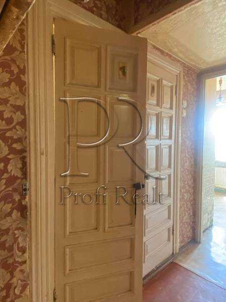 Продаж 2-кімнатної квартири 48 м², Прирічна вул., 5