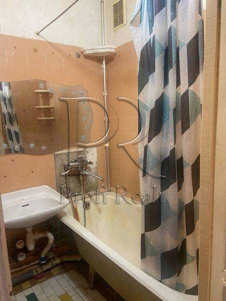 Продаж 2-кімнатної квартири 48 м², Прирічна вул., 5