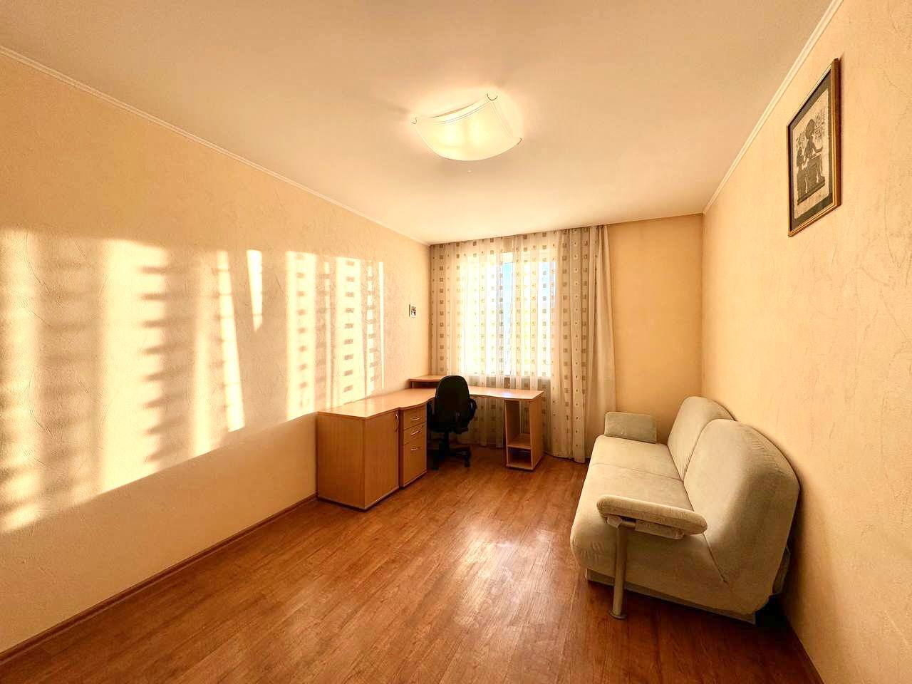 Оренда 3-кімнатної квартири 98 м², Мандриківська вул.