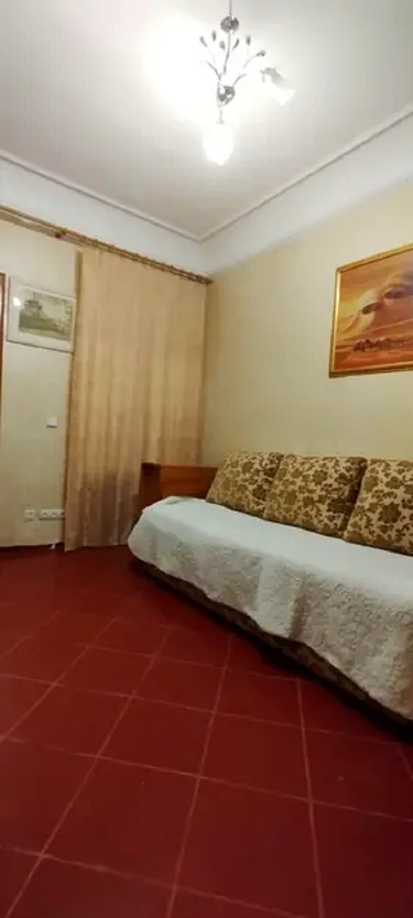 Продажа 3-комнатной квартиры 44 м², Гимназическая ул.