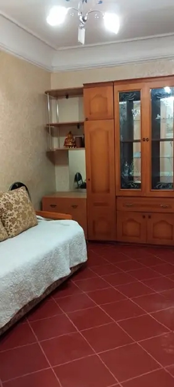 Продажа 3-комнатной квартиры 44 м², Гимназическая ул.