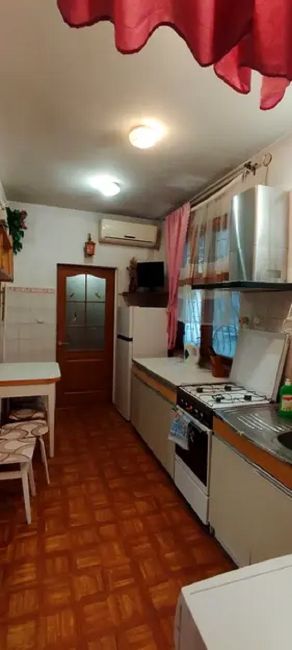 Продажа 3-комнатной квартиры 44 м², Гимназическая ул.