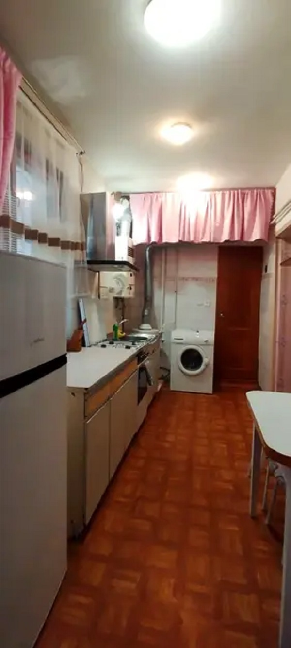 Продажа 3-комнатной квартиры 44 м², Гимназическая ул.