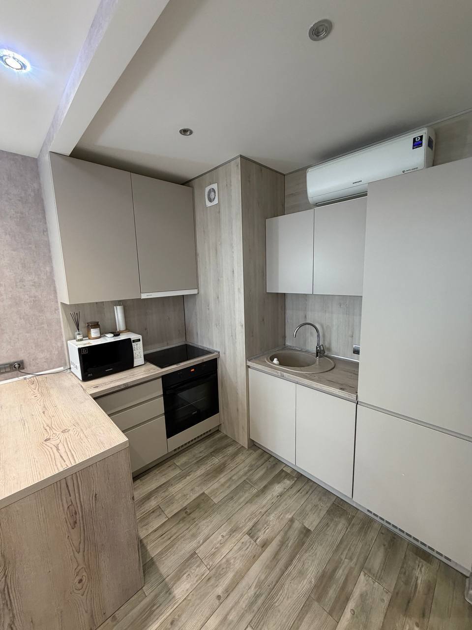 Оренда 2-кімнатної квартири 47 м², Івана Акінфієва вул.