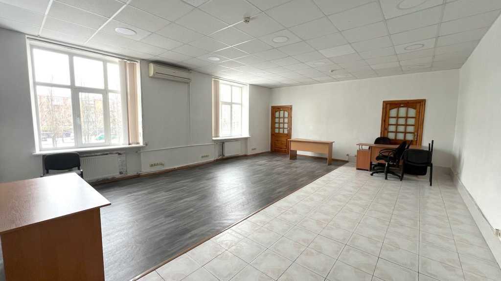 Продаж приміщення вільного призначення 7352 м², Львівська пл., 13