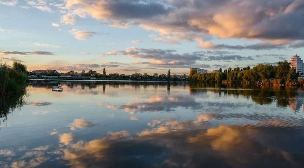 Продаж приміщення вільного призначення 1500 м², Райдужна вул.