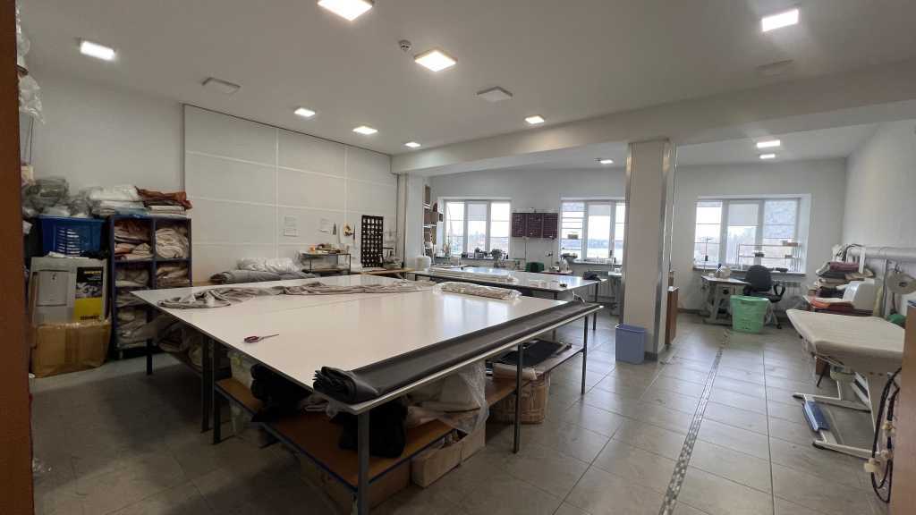Продаж приміщення вільного призначення 1500 м², Райдужна вул.