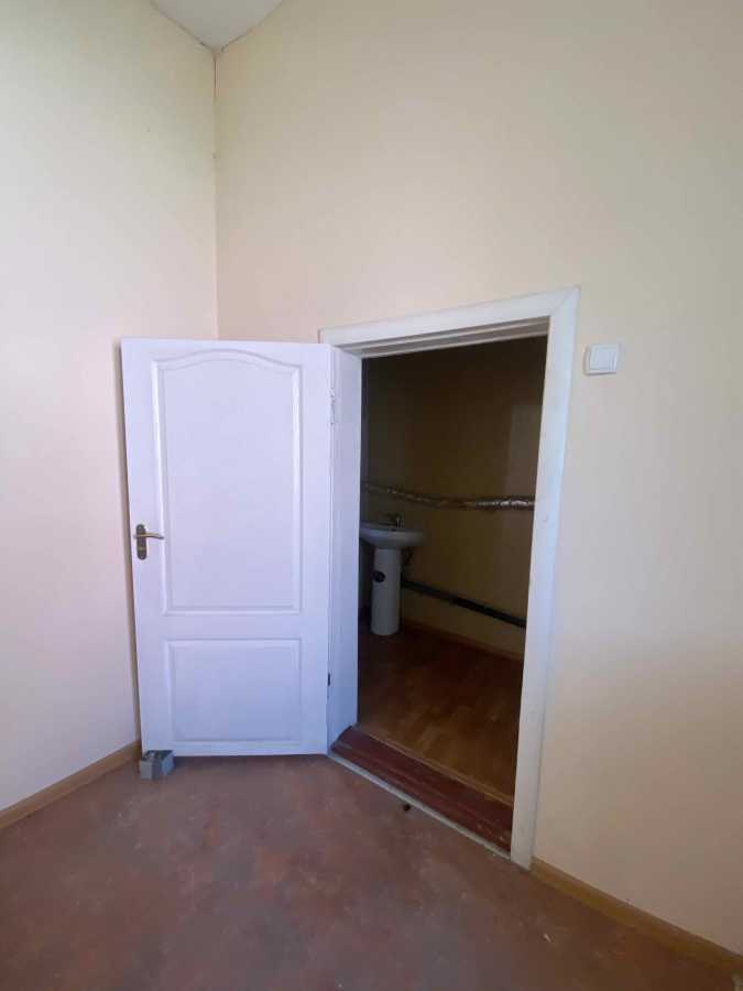Продаж приміщення вільного призначення 84.1 м², Шевченко вул., 13