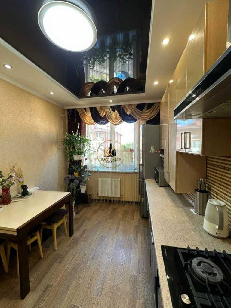 Продаж 3-кімнатної квартири 74 м², Щаслива, 44