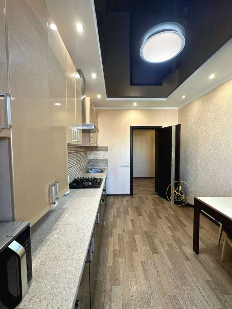 Продаж 3-кімнатної квартири 74 м², Щаслива, 44