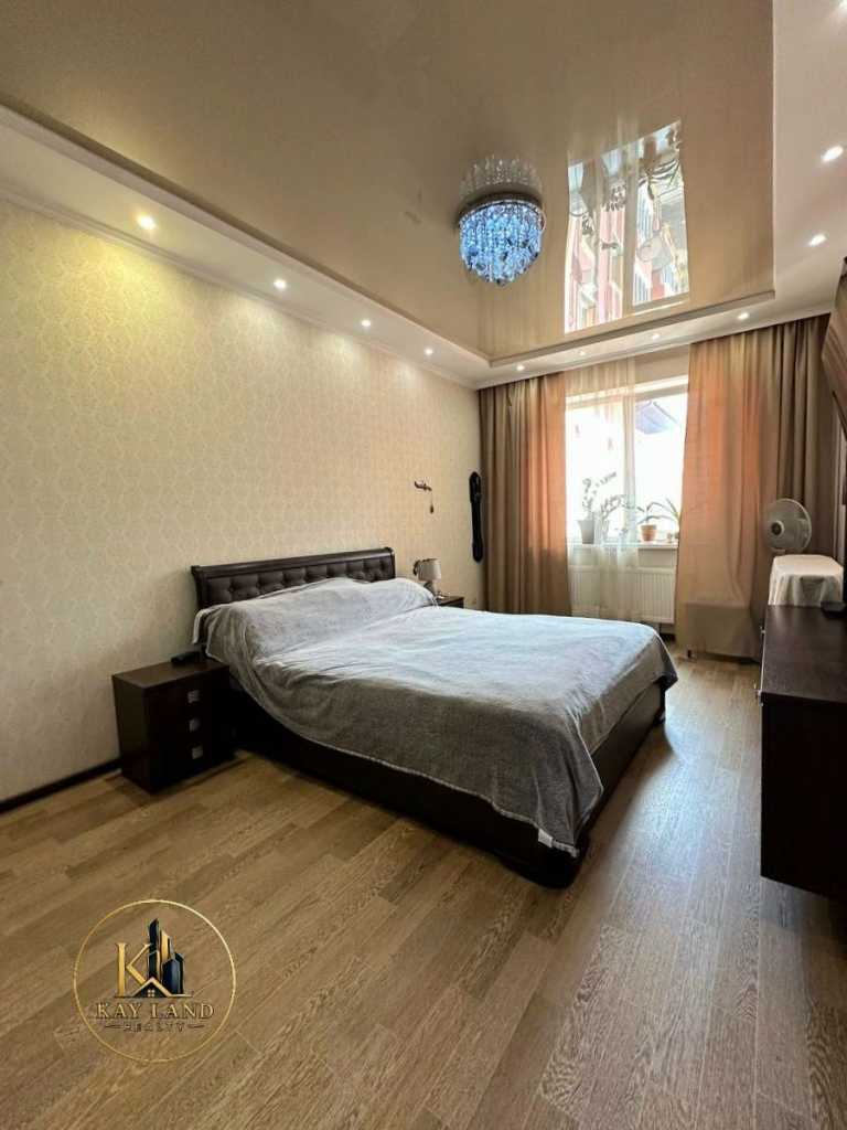 Продаж 3-кімнатної квартири 74 м², Щаслива, 44