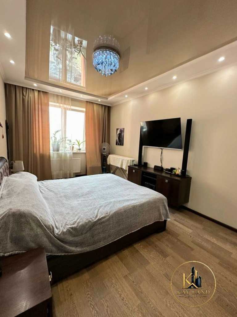 Продаж 3-кімнатної квартири 74 м², Щаслива, 44