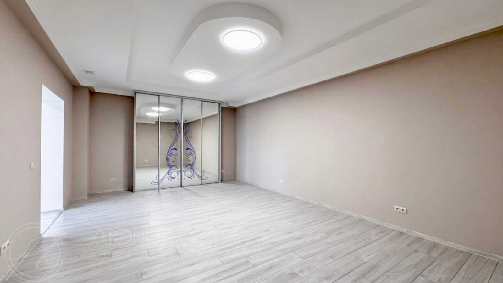 Продаж приміщення вільного призначення 150 м², Героїв Сталінграда просп., 12Д