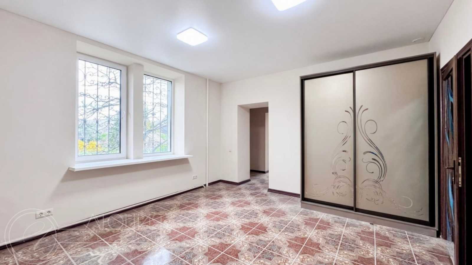 Продаж приміщення вільного призначення 150 м², Героїв Сталінграда просп., 12Д