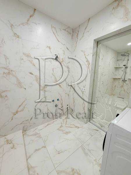 Продажа 1-комнатной квартиры 50 м², Комарова Космонавта, 46Б