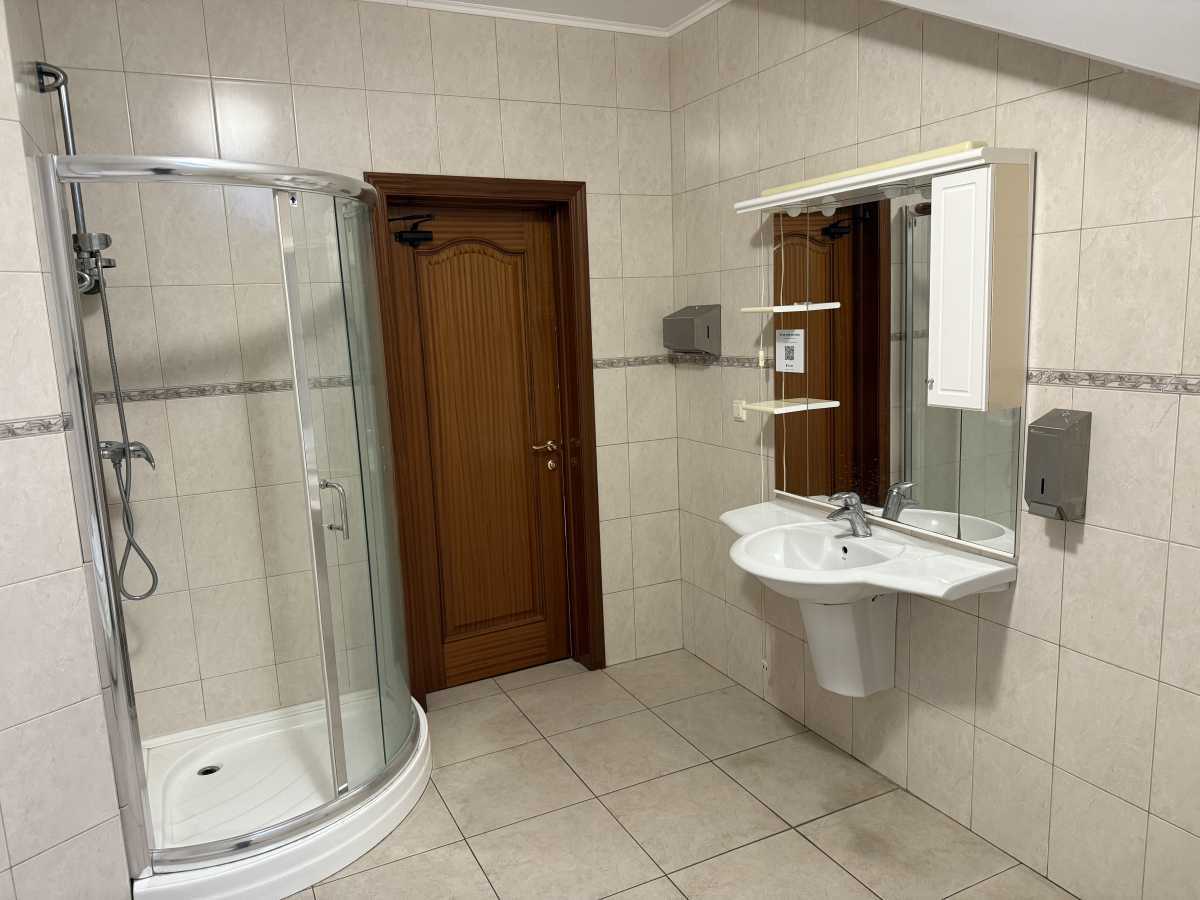 Оренда офісу 197 м², Трьохсвятительська вул., 13