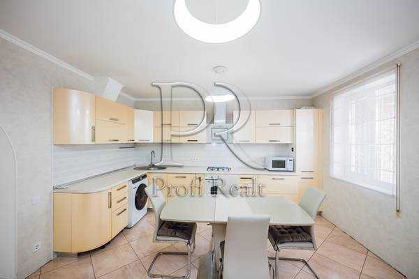 Продаж 3-кімнатної квартири 127 м², Незалежності вул., 5А
