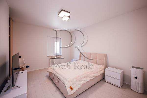 Продаж 3-кімнатної квартири 127 м², Незалежності вул., 5А