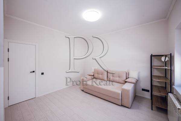 Продаж 3-кімнатної квартири 127 м², Незалежності вул., 5А