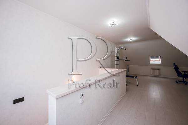 Продаж 3-кімнатної квартири 127 м², Незалежності вул., 5А
