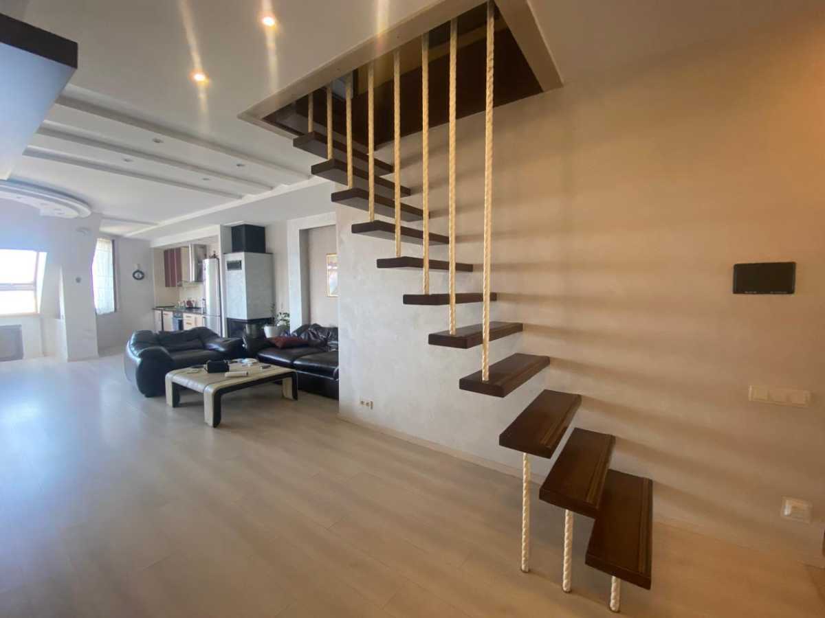 Аренда 4-комнатной квартиры 150 м², Среднефонтанская ул., 19А