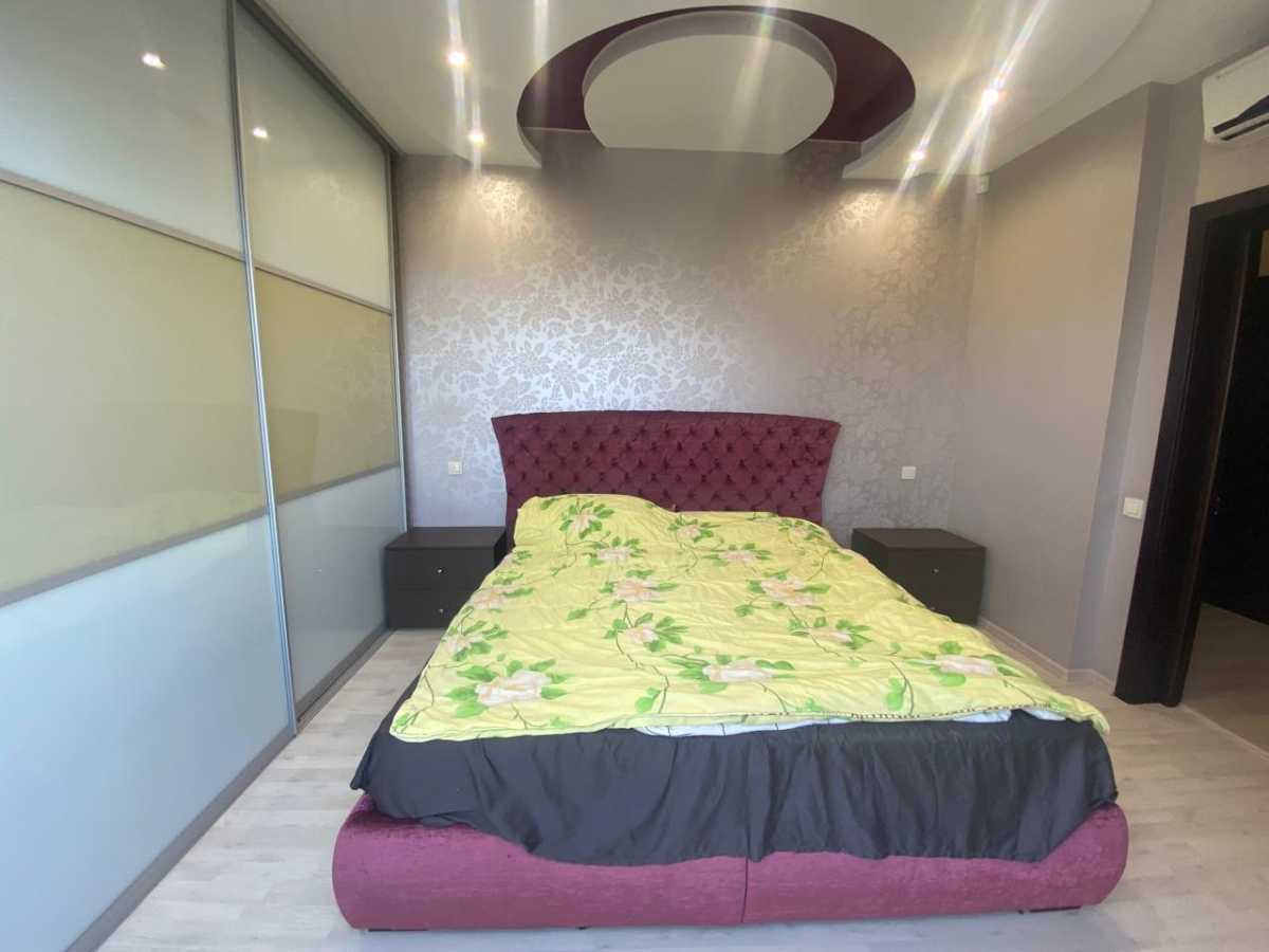 Аренда 4-комнатной квартиры 150 м², Среднефонтанская ул., 19А