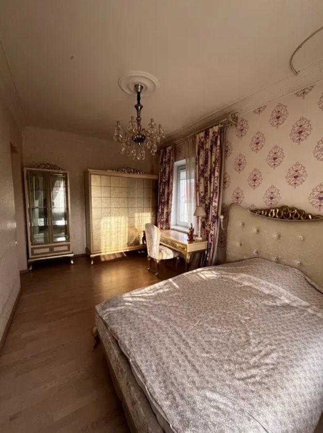 Оренда будинку 350 м², Майстерня вул.