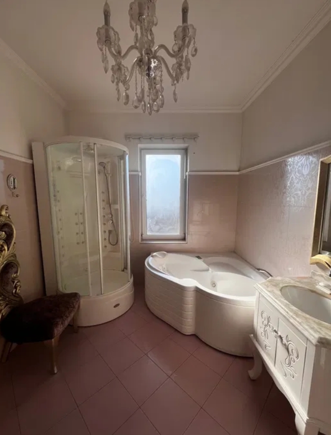 Оренда будинку 350 м², Майстерня вул.