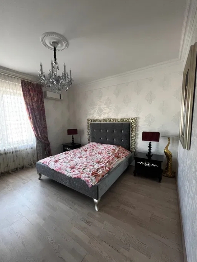 Оренда будинку 350 м², Майстерня вул.