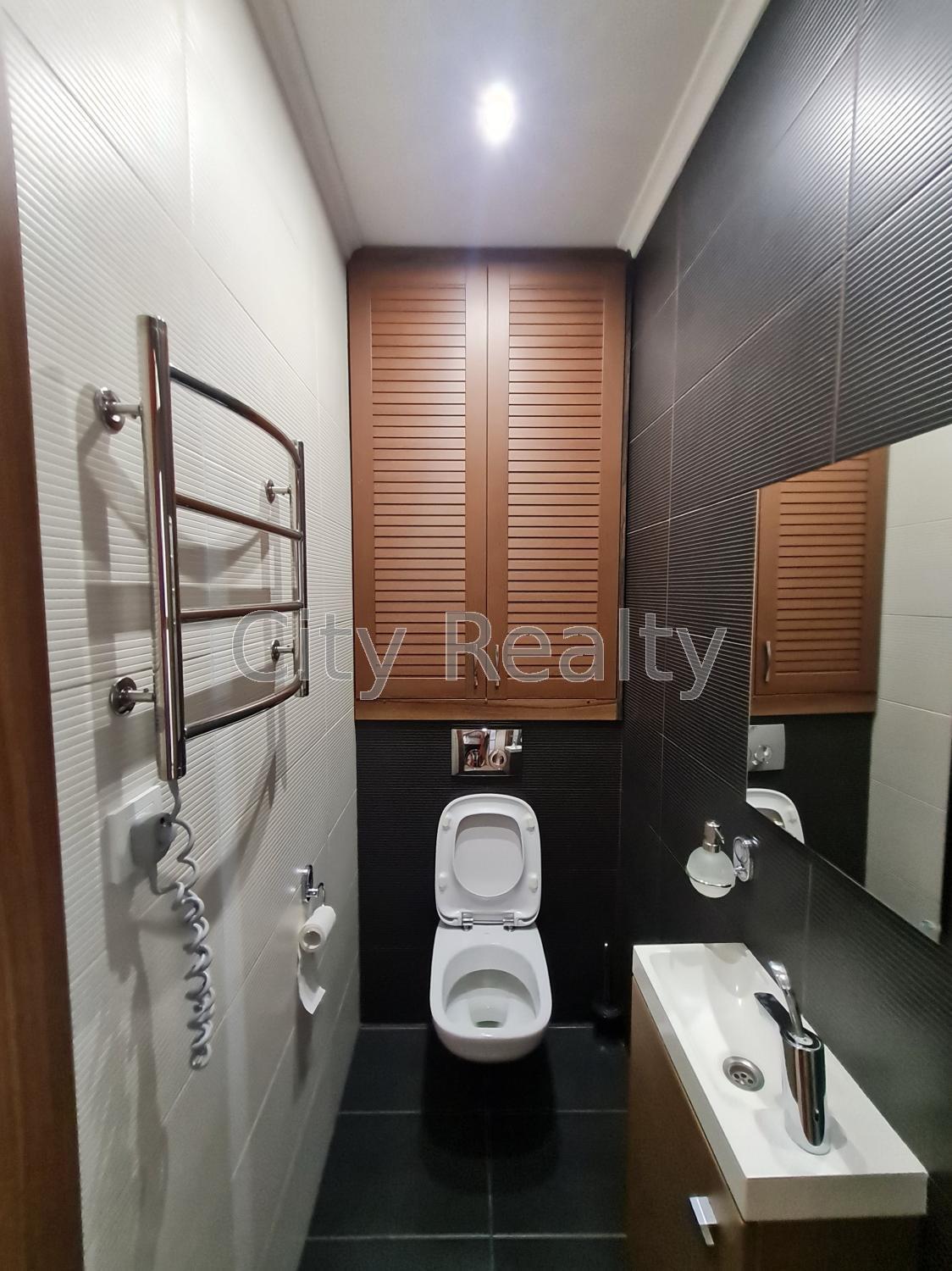 Оренда офісу 160 м², Юрія Кондратюка вул., 7