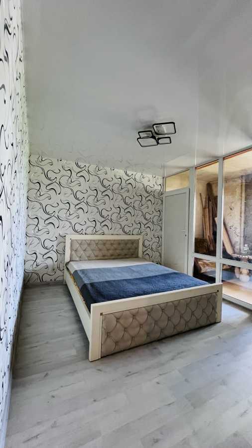 Продажа 3-комнатной квартиры 75 м², Возрождения просп., 47