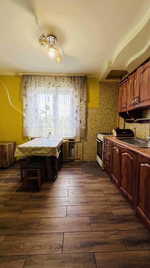 Продажа 3-комнатной квартиры 75 м², Возрождения просп., 47