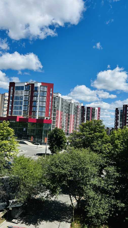 Продажа 3-комнатной квартиры 75 м², Возрождения просп., 47