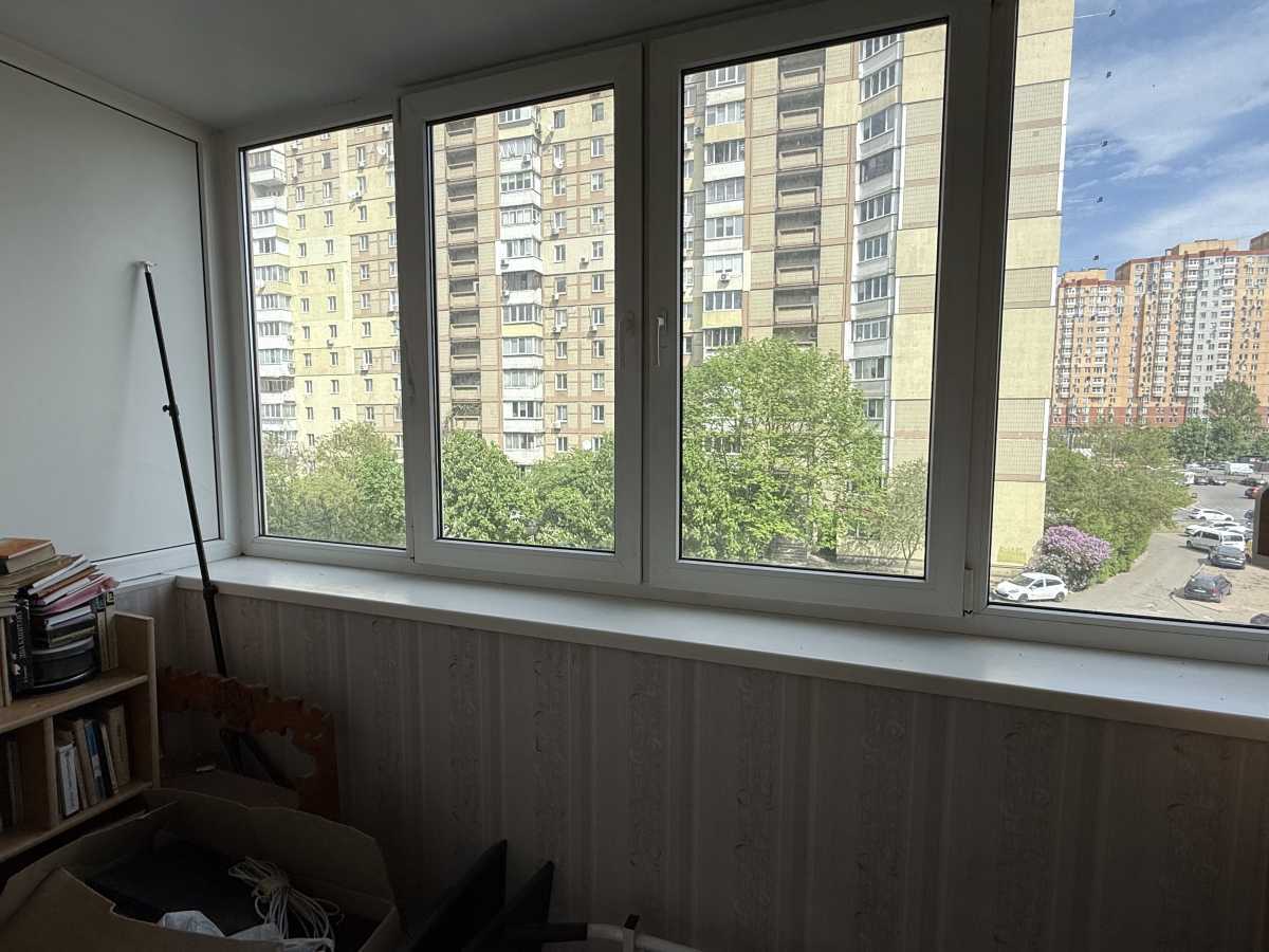 Продажа 3-комнатной квартиры 72 м², Ирпенская ул., 62