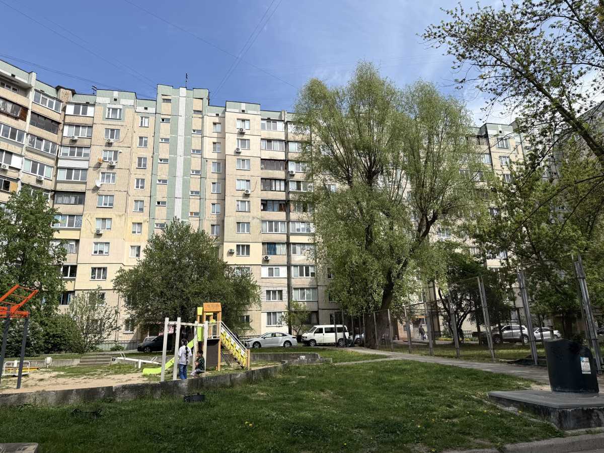 Продажа 3-комнатной квартиры 72 м², Ирпенская ул., 62