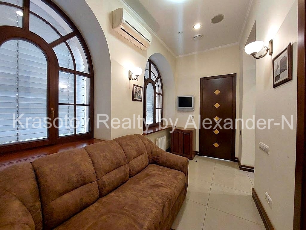 Продаж офісу 150 м², Старопортофранковская вул., 9